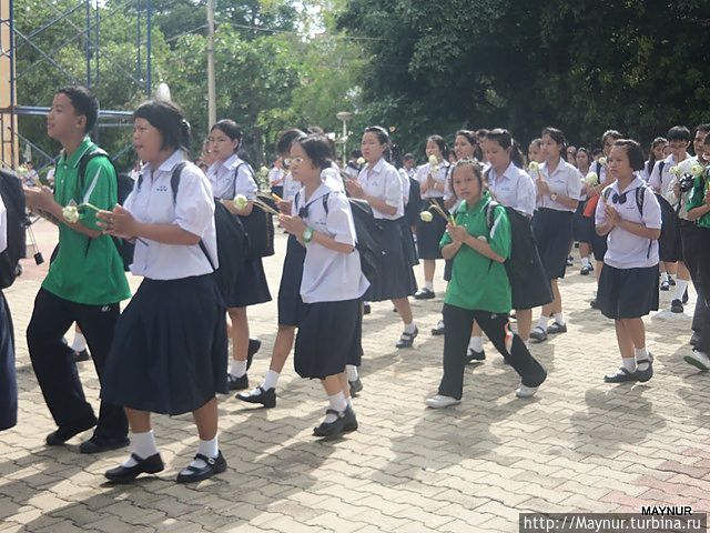 В храм на молитву.