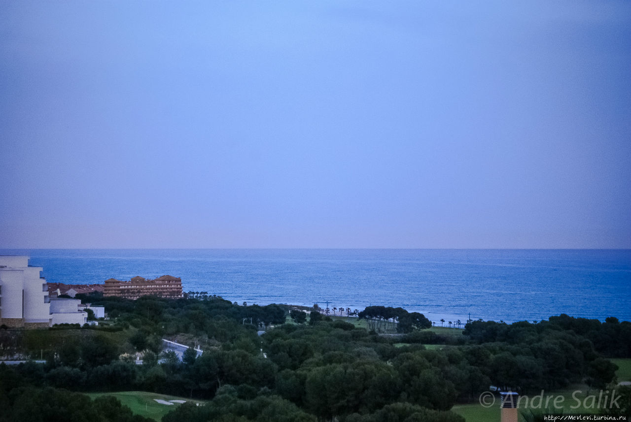 Прогулка по старому городу Ситжес, Испания