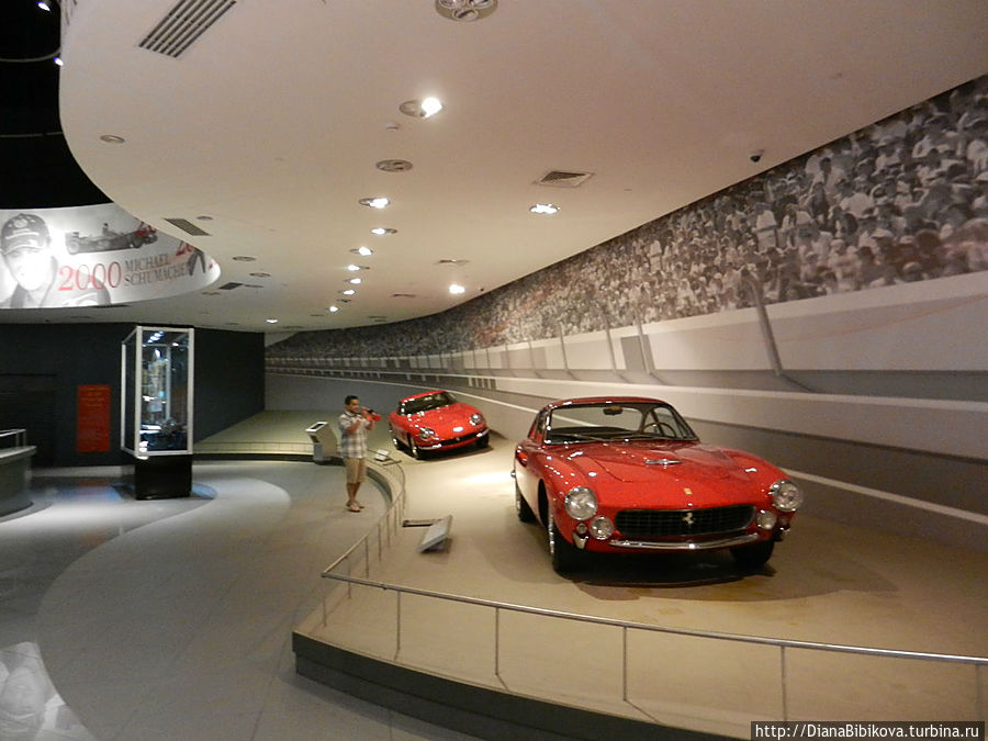 Ferrari World in Abu-Dhabi Абу-Даби, ОАЭ