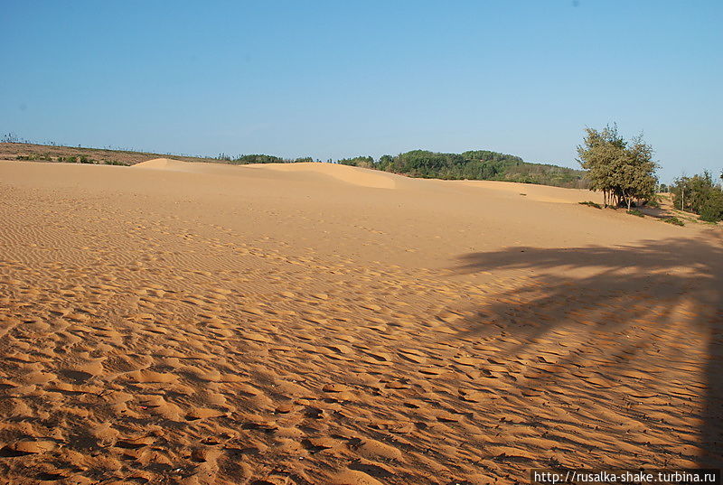 Пунктиры на песке Муй-Не, Вьетнам