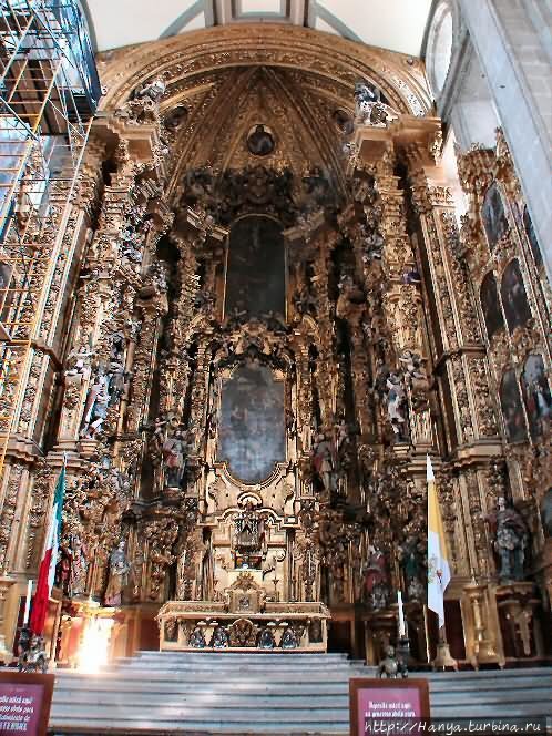 Алтарь Трех Волхвов в Кафедральном Соборе Мехико. Из интернета Мехико, Мексика
