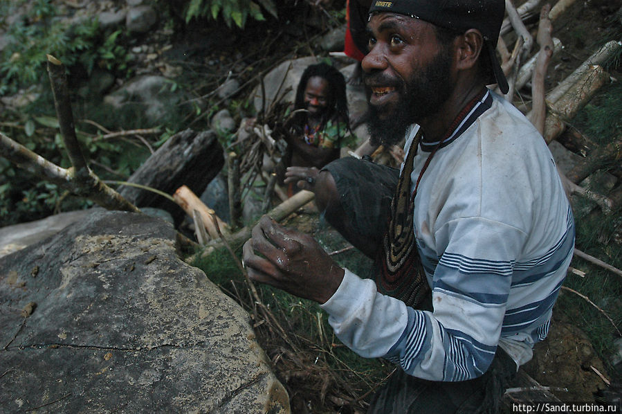 Каменные топоры — 2: Добыча камня Папуа, Индонезия