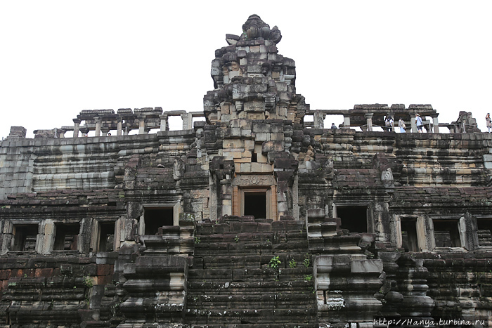 Храм Бапуон. Вид на восточную гопуру. Фото из интернета