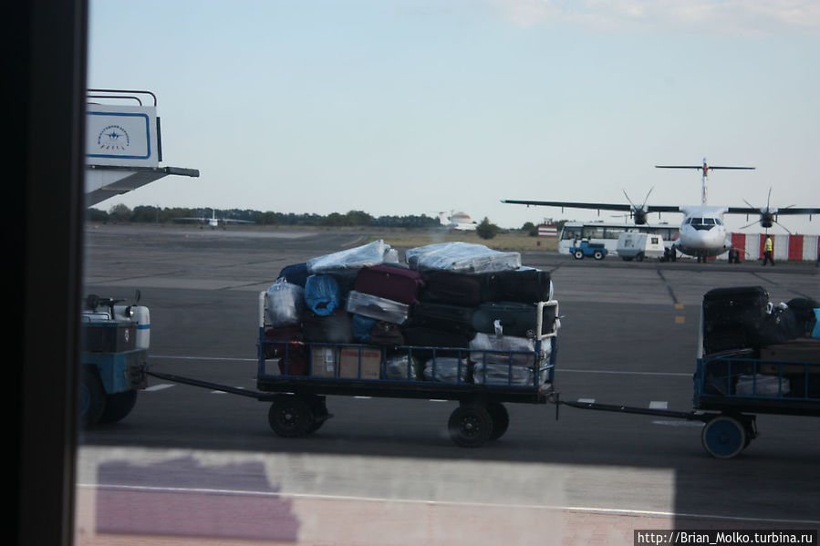 Наш багаж везут Одесса, Украина