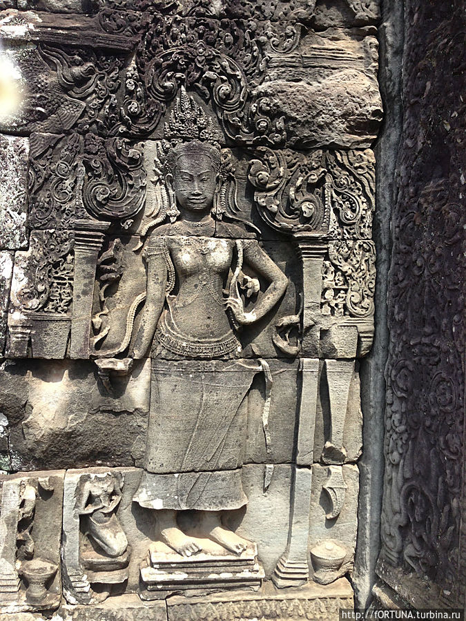 Каменные красотки в храмах Ангкор (столица государства кхмеров), Камбоджа