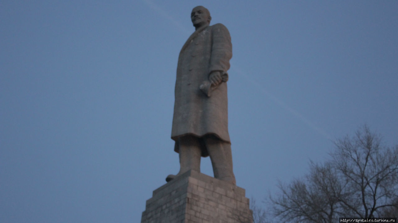 Волгоград. Самый высокий в мире памятник Ленину Волгоград, Россия