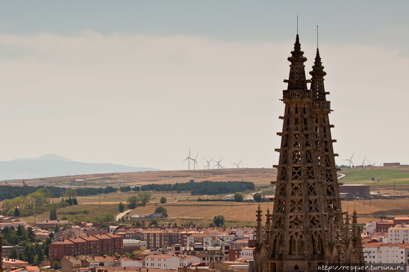 Вид на город со смотровой площадки возле замка (Castillo) Бургос, Испания