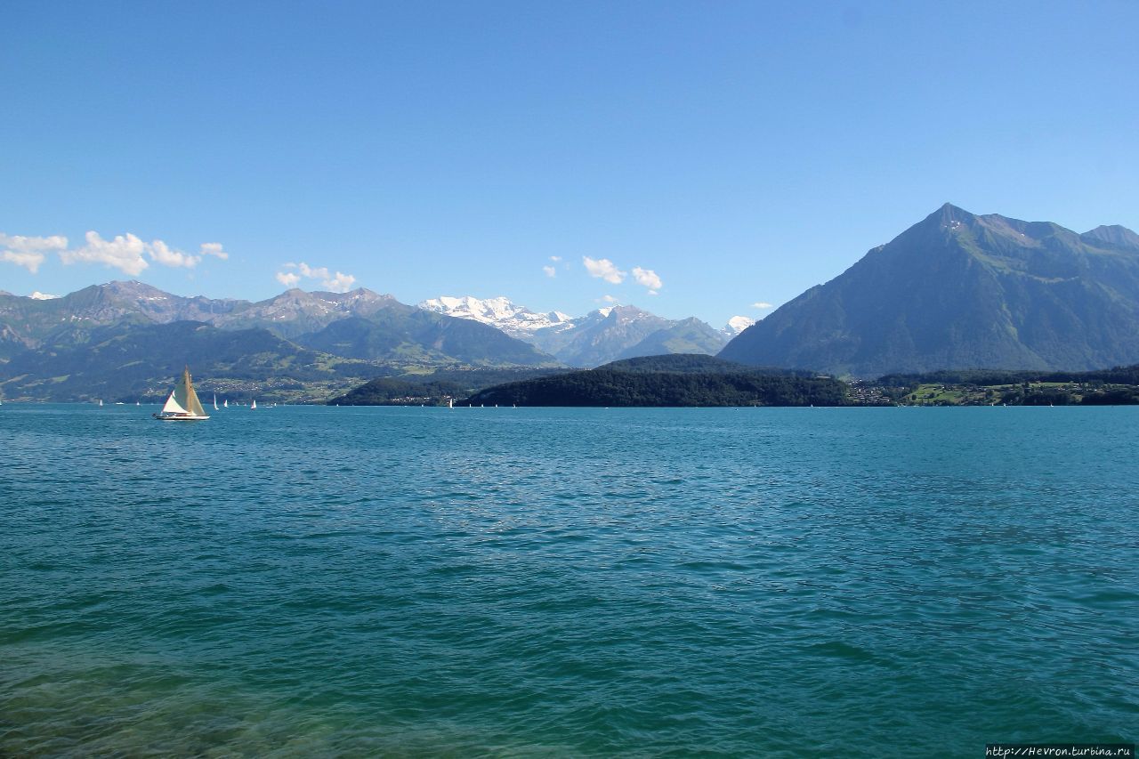 Набережная Тунского озера Оберхофен, Швейцария