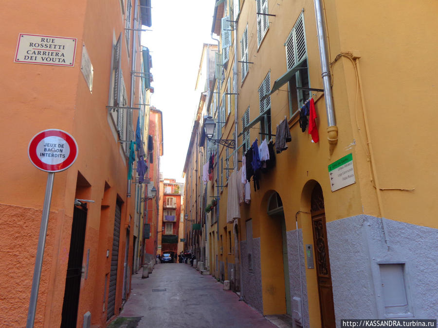 Ницца — несколько километров  от итальянской границы Ницца, Франция