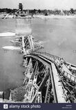 Фото разрушенного во время Второй мировой войны ж.д. моста через реку Иравади. Фото из интернета