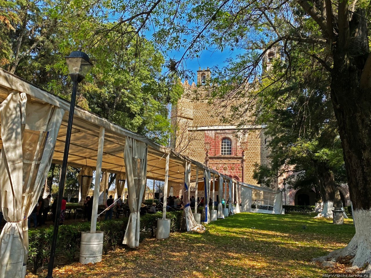 Бывший монастырь Святого Михаила Уэхоцинго, Мексика