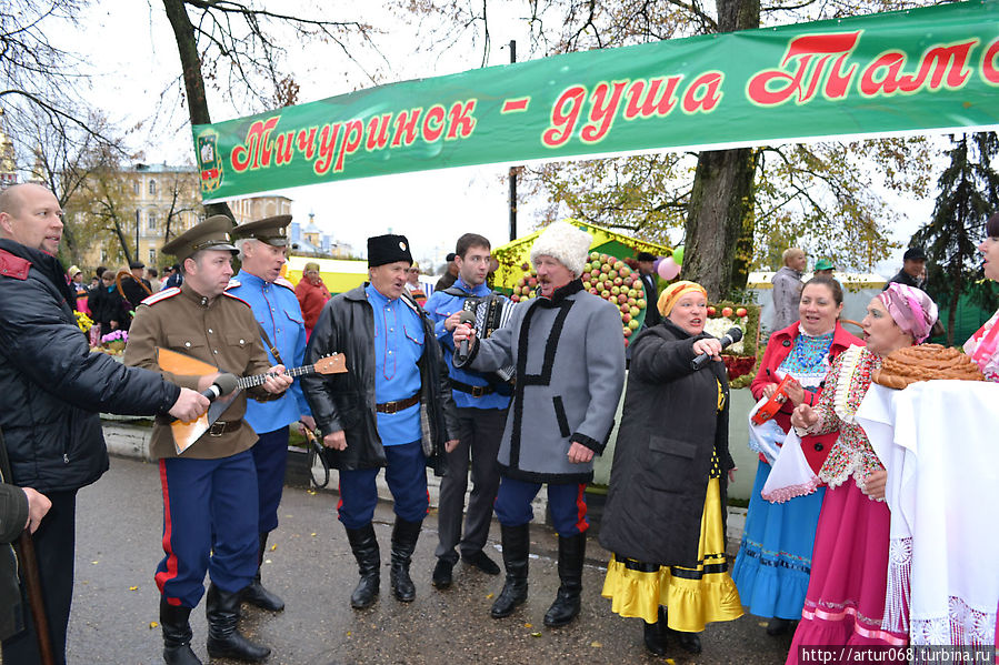 Этой ярмарки краски...День первый