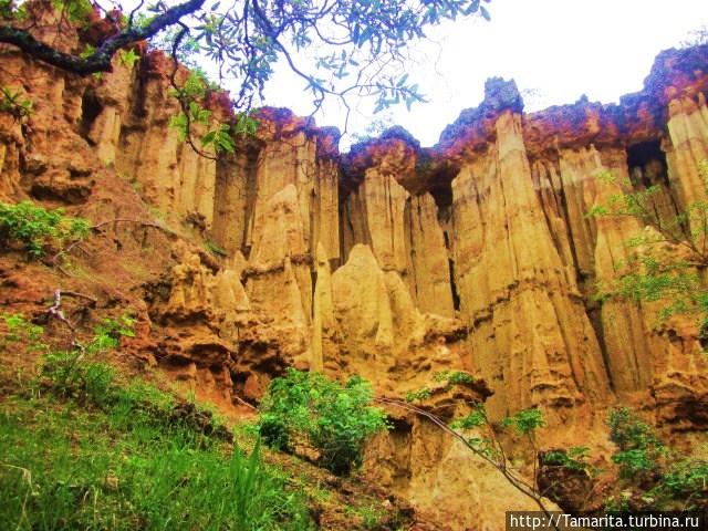 Камни ISIMILA STONE достойны удивления Иринга, Танзания