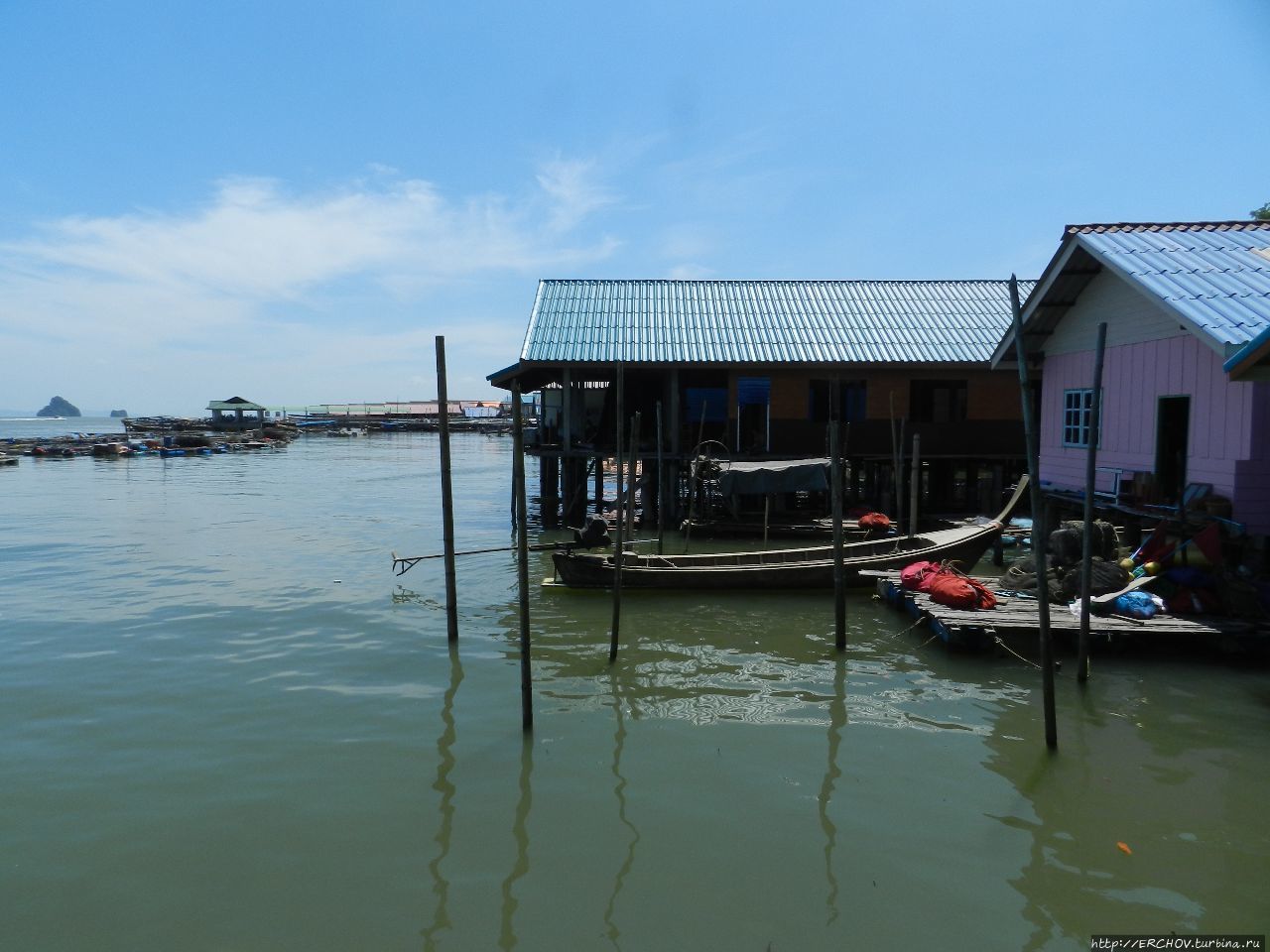 деревня цыган пхукет. тайланд села. деревня морских цыган в таиланде. плавучая деревня в таиланде. племя баджо морские цыгане.