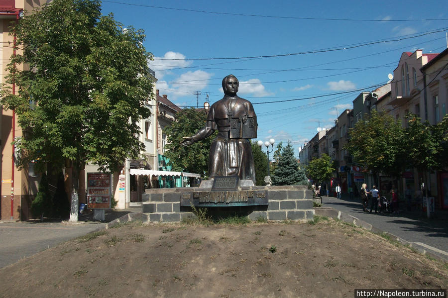 Памятник А. Духновичу Мукачево, Украина
