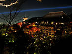 Ночная подсветка в храме Киёмидзу-дэра, Киото