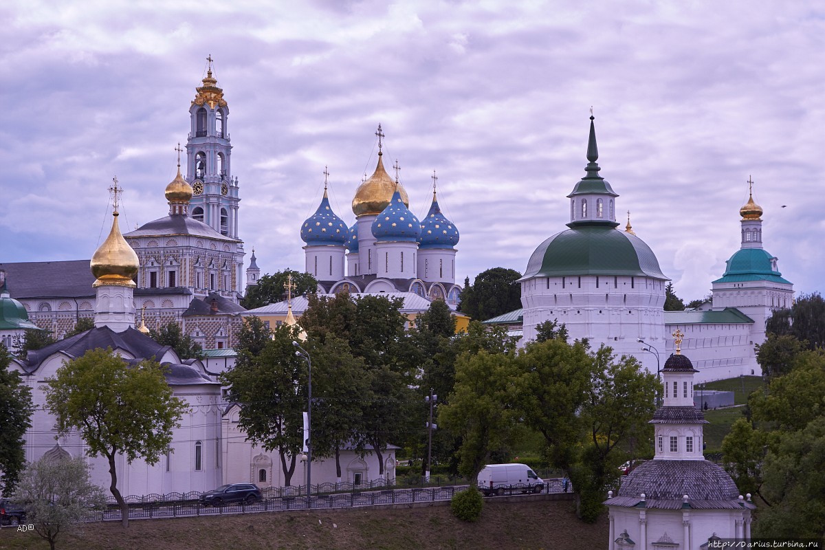 Свято-Троицкая Сергиева Лавра. Снаружи Сергиев Посад, Россия