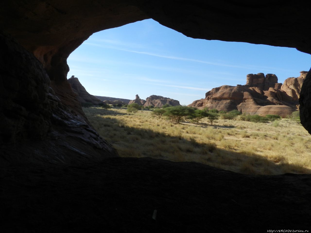 Чад. Ч-8. Гельта Башекале. Арки: Алоба и Слон. Пещера Теркей Горное плато Эннеди, Чад