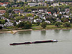 Баржи, груженные углем — самый часто встречающийся вид транспорта на Рейне