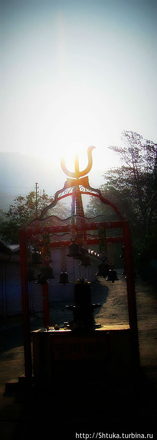 Ришикеш, по дороге в храм Шивы -Бхутнатх Индия