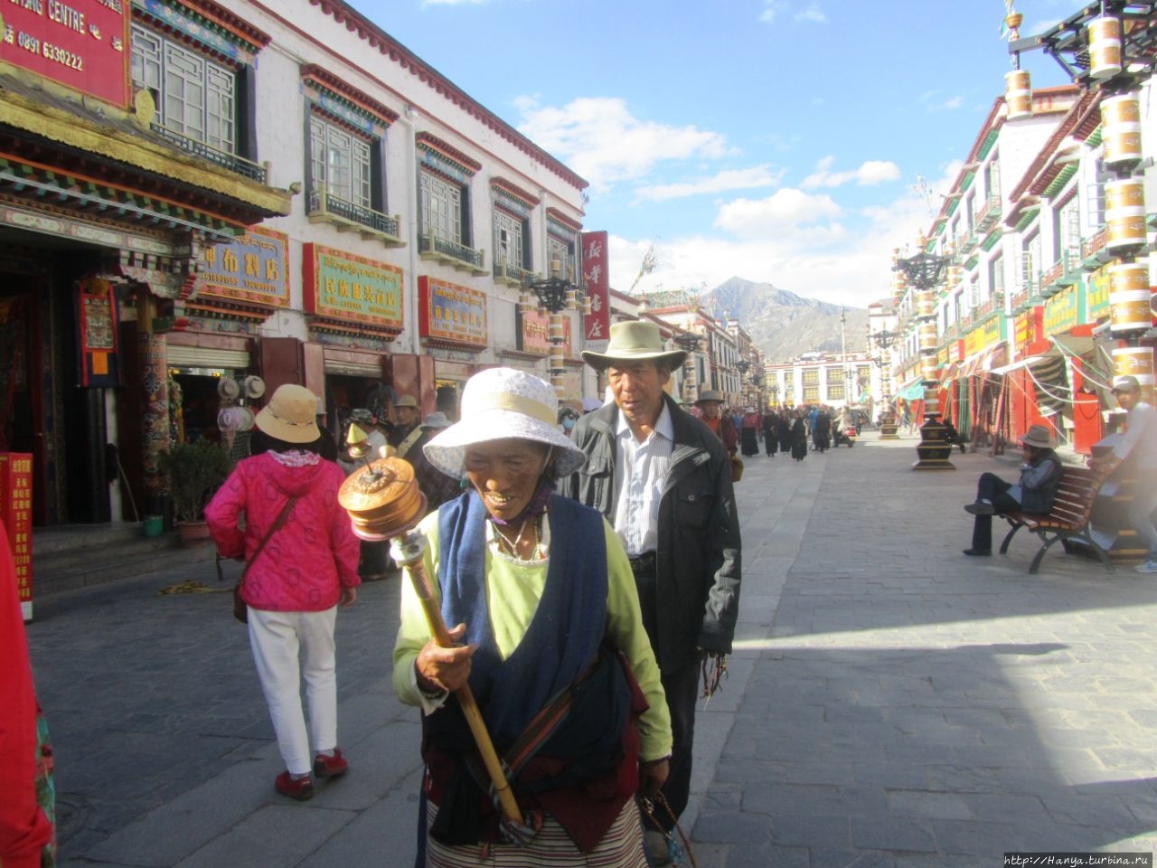 Barkhor Street — Старая часть Лхасы Лхаса, Китай