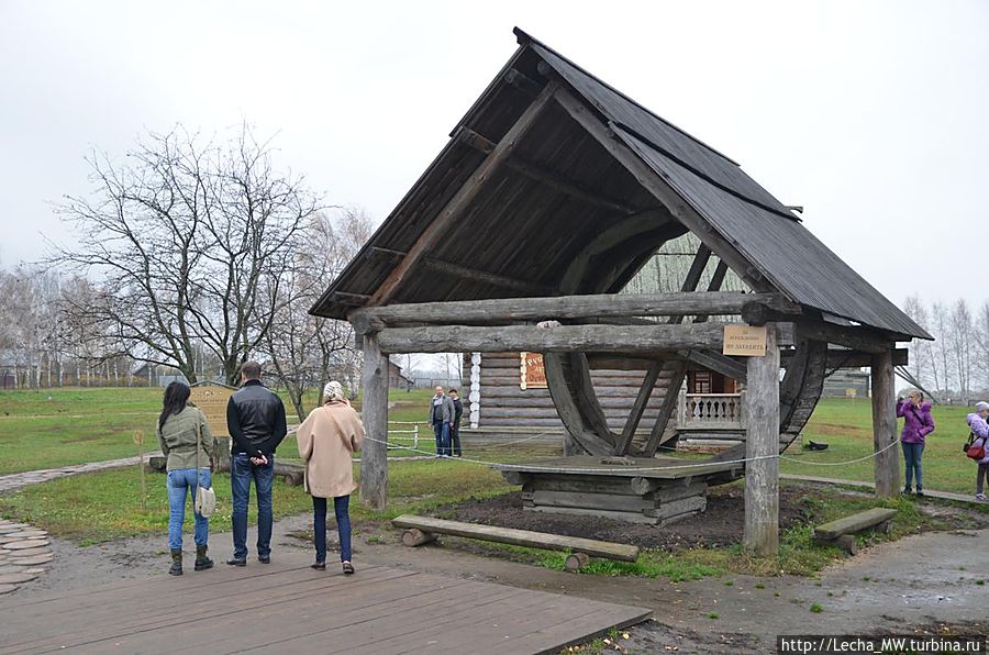 Колесный колодец XVIII века Суздаль, Россия