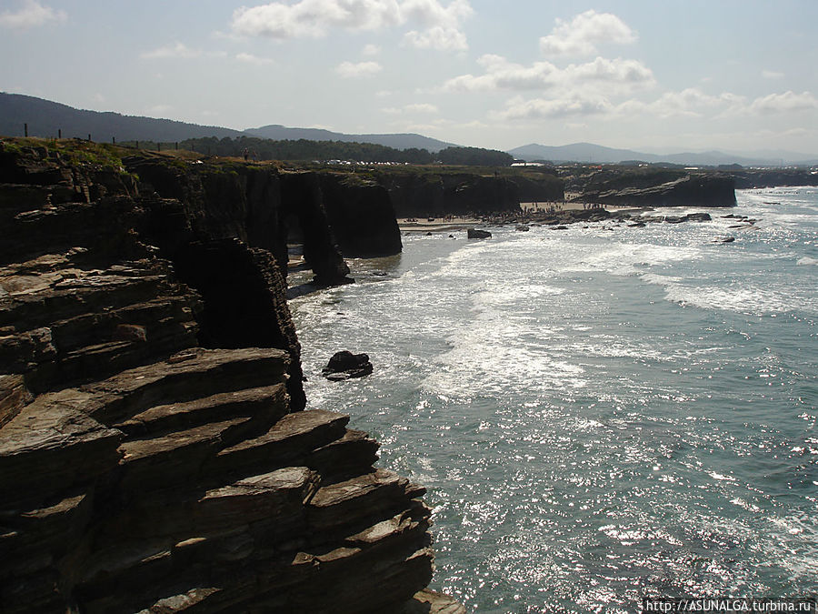 Испанские пляжи Лас Катедралес (Рибадео, Галисия) и Сес Ильетес (Форментера, Майорка, Балеарские острова) попали в список пятнадцати лучших пляжей мира в рейтинге премии “Travellers' Choice Destinos”, организованной Интернет-порталом, посвящённом путешествиям, “TripAdvisor”.