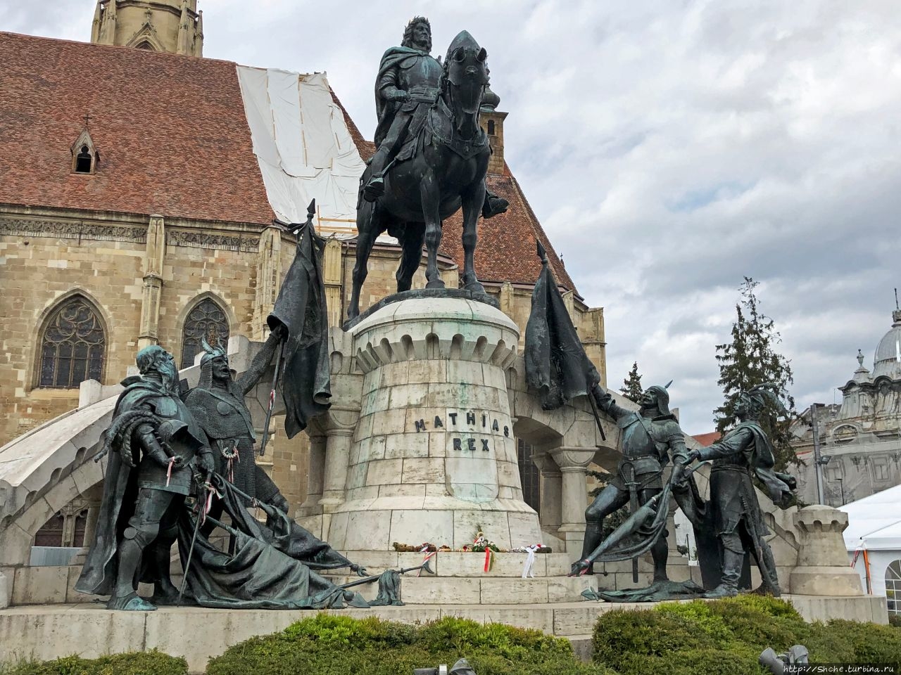 Памятник Матьяшу I / Monumentul Matia Corvin