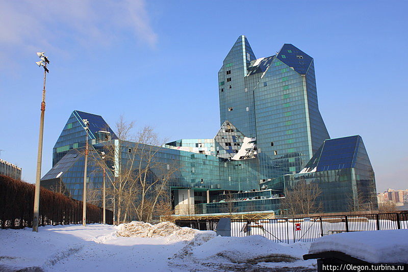 Синий Зуб, заброшенное строительство делового центра Зенит Москва, Россия