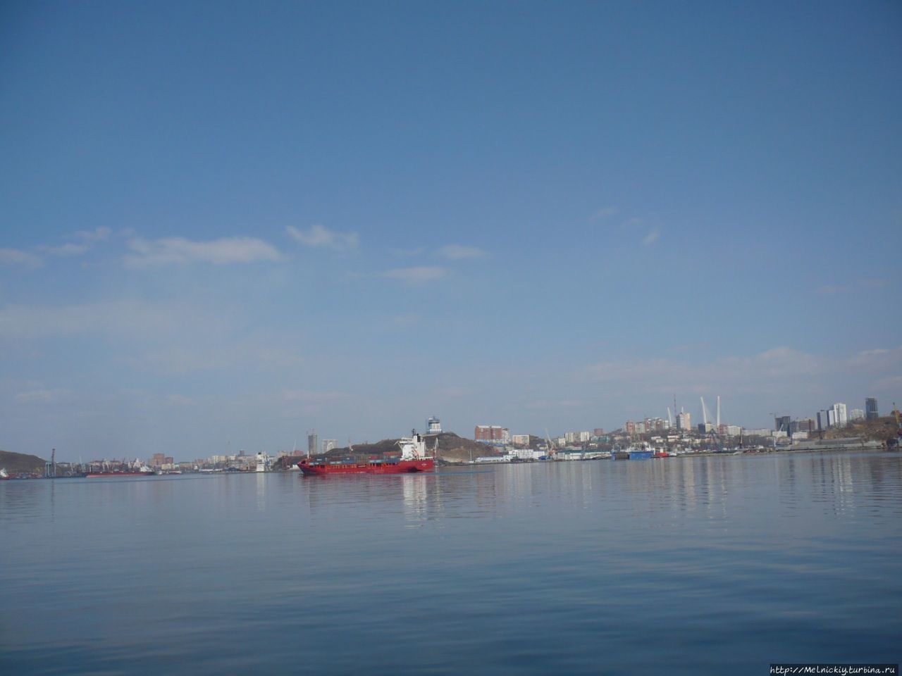 Бухта Золотой Рог Владивосток, Россия Бухта Золотой Рог Владивосток, Россия