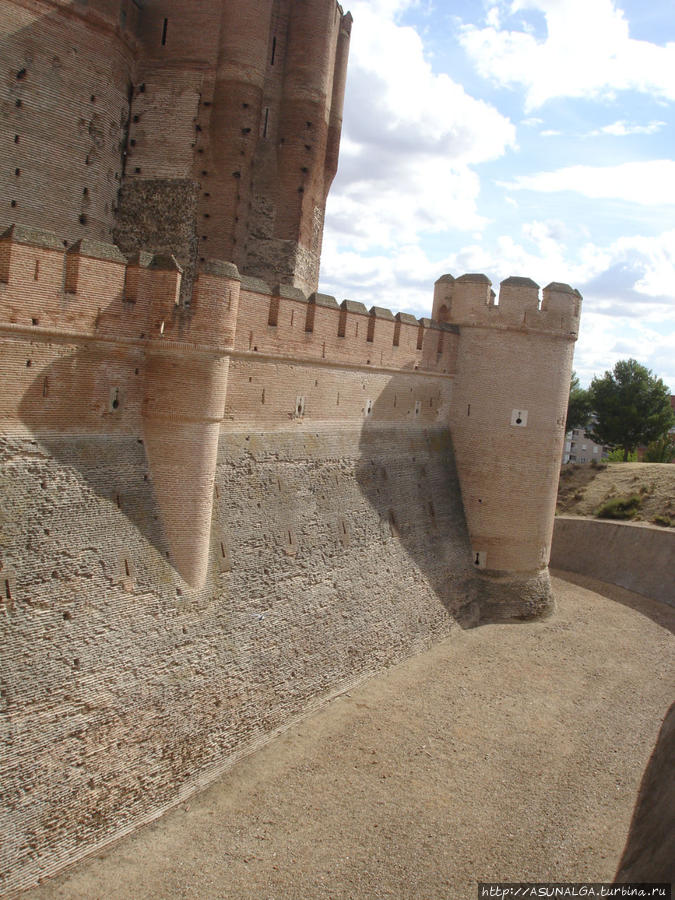 Средневековая драма — замок Ла Мота.... Медина-дель-Кампо, Испания