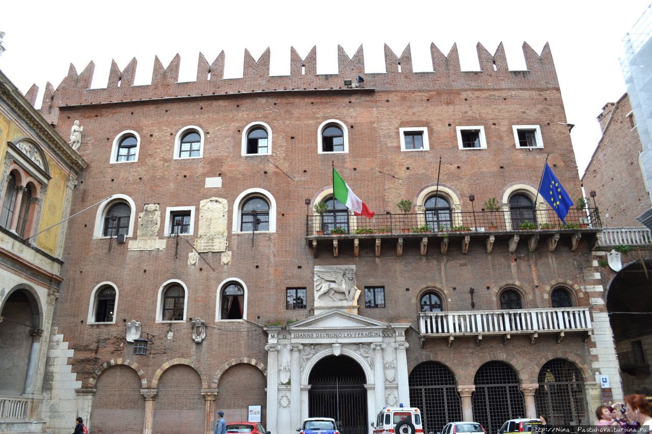 Две площади в самом сердце Вероны Верона, Италия Две площади в самом сердце Вероны Верона, Италия