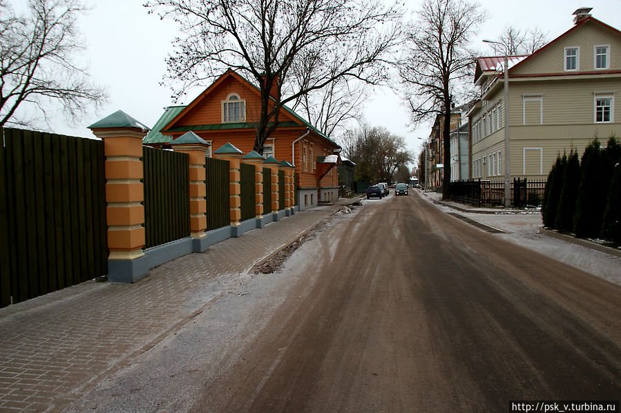 Восстановленная улица, радующая глаз. Псков, Россия