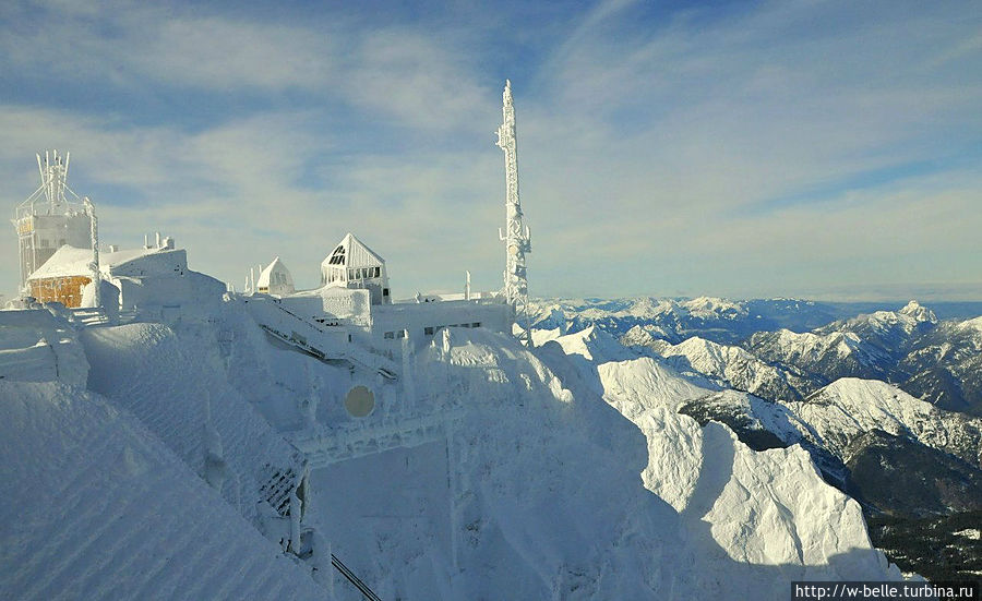 Цугшпитце (нем. Zugspitze) — самая высокая точка на территории Германии, высота — 2962 м. Расположена на границе с Австрией, в посёлке Грайнау. Гармиш-Партенкирхен, Германия