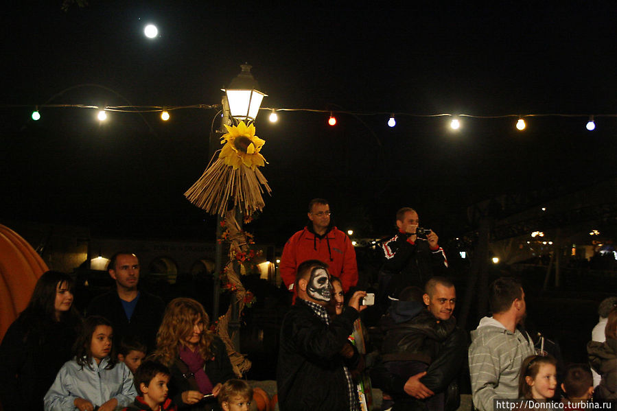 Хэллоуин в Порт Авентура: и днем и ... ночью Салоу, Испания