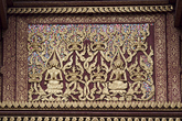 Мозаичное панно ниже тимпана в Ват Па Кхэ. Фото из интернета