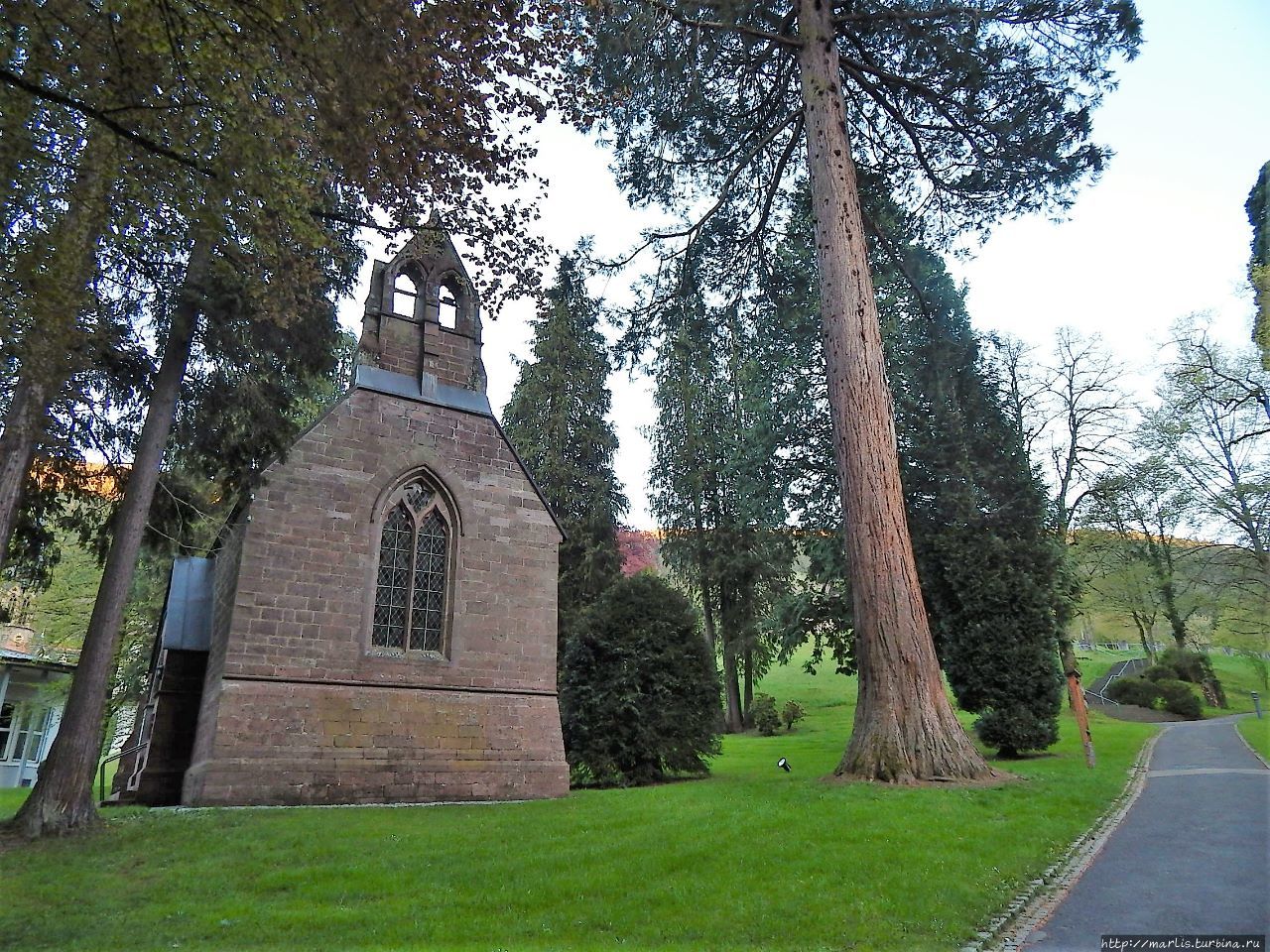 Англиканская церковь в Курпарке. Тринитичерч. С 1865 по 1914й в ней проходили службы для английских отдыхающих. Бад-Вильдбад, Германия