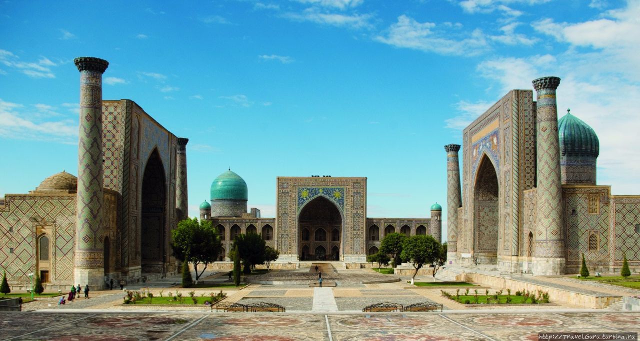 Площадь Регистан. Слева направо: медресе Улугбека, медресе Тилля-Кари, медресе Шердор Узбекистан