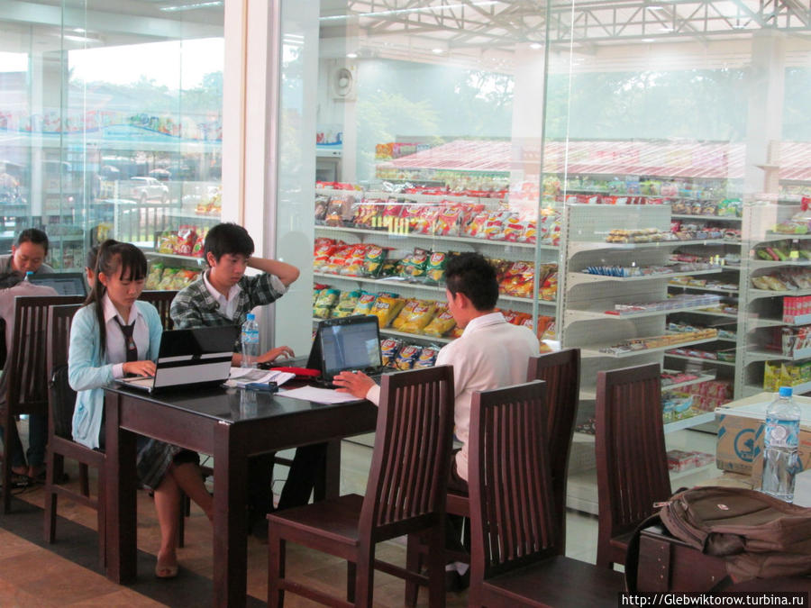 National University Food-court Вьентьян, Лаос