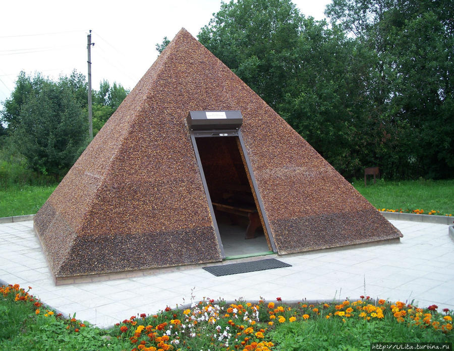 пирамида Янтарный, Россия