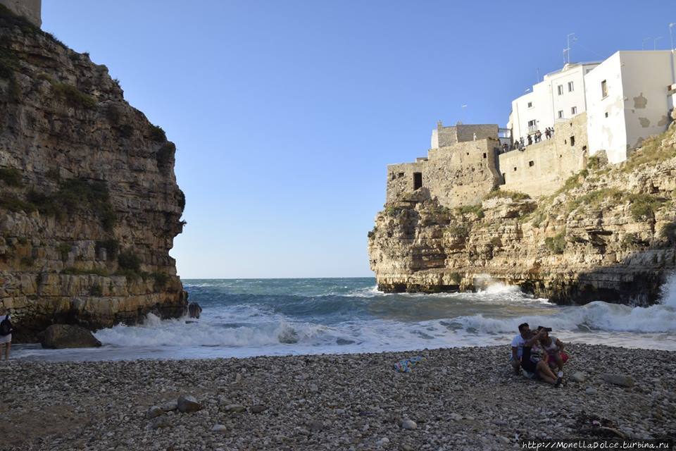 Пешеходный маршрут в историческом центре Polignano a mare Полиньяно-а-Маре, Италия