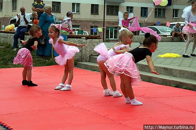 В  них   еще   нет   грации,   но   как   милы  их  несовершенные   движения..... Южно-Сахалинск, Россия