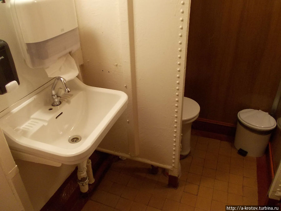 Туалеты чистые. Душ тоже есть (без дополнительной платы). Горячая вода есть Туруханск, Россия