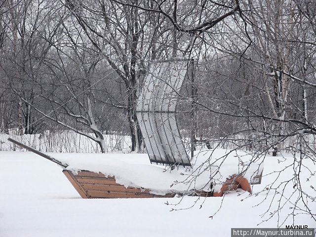 Белеет  парус  одинокий ....