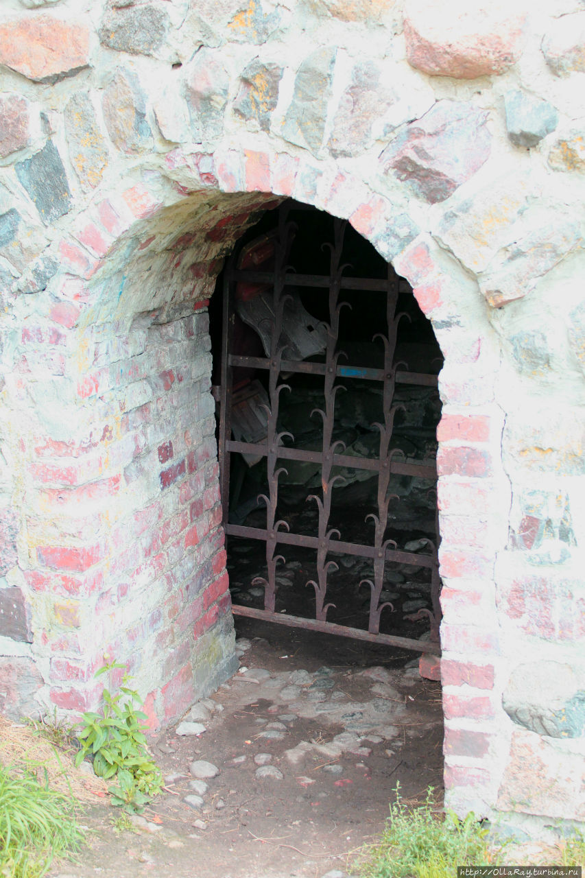 Один из входов в крепостн