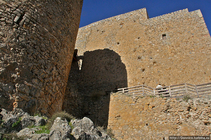 Замок мельничного жернова Консуэгра, Испания