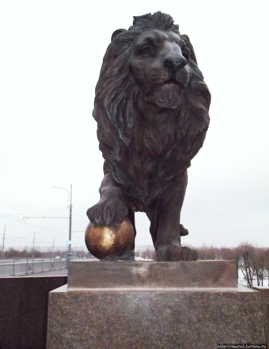 Беларусь на особинку. Мост со львами и подземный арт-переход