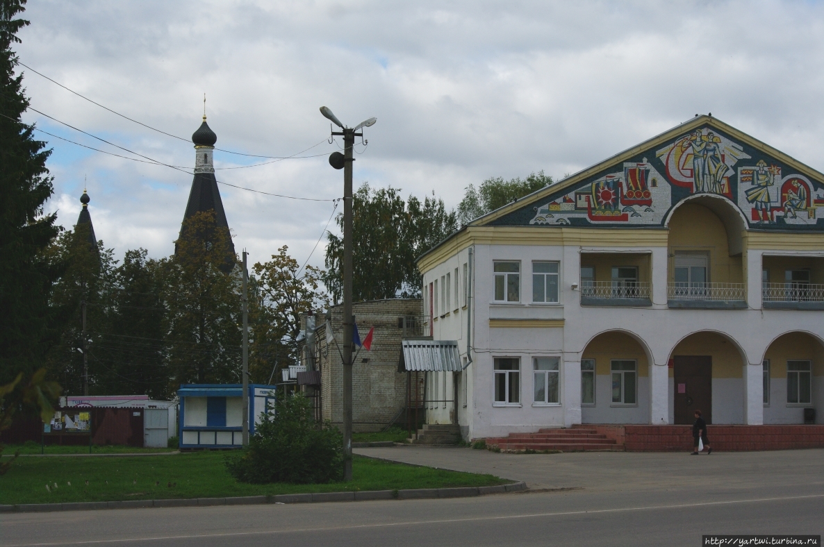 Погода красное на волге костромской области. Красное-на-Волге Костромская область. Поселок красное на Волге Костромская область. Красное на Волге достопримечательности. Дом культуры красное на Волге.