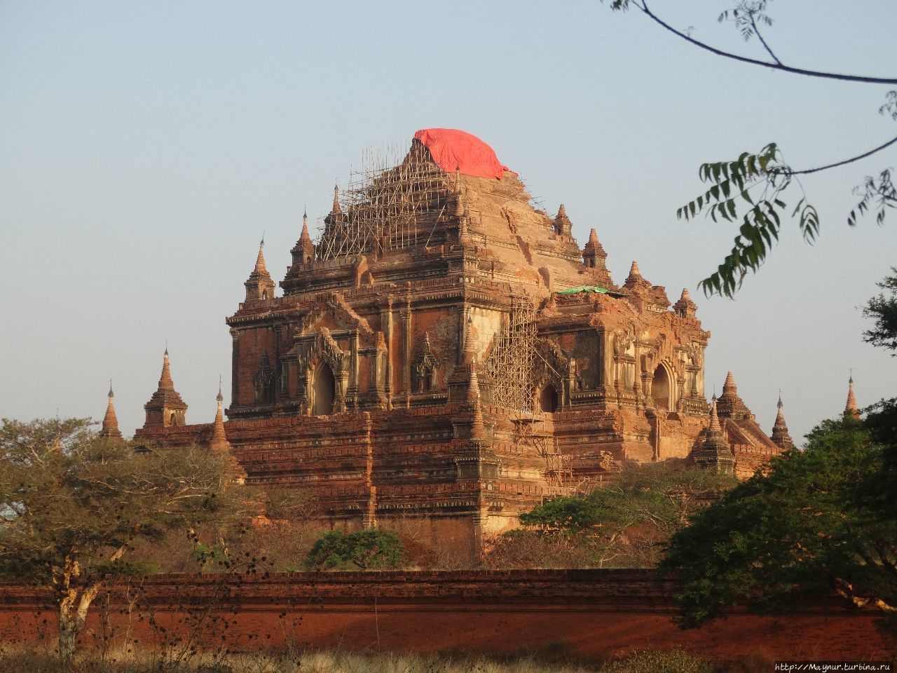 Увидеть рассвет над Баганом Баган, Мьянма