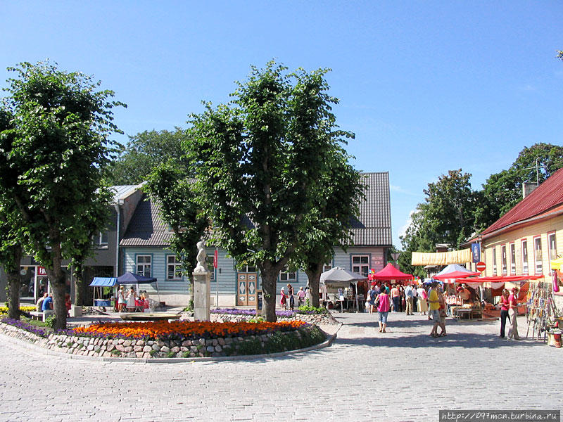 В старом городе Хаапсалу, Эстония